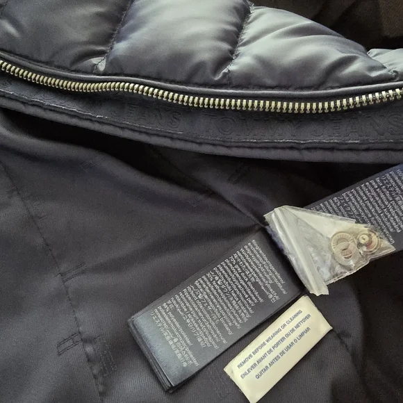 Tommy Hilfiger Navy Puffer Jacket with Faux Fur Hood Size M - Picture 7 of 9